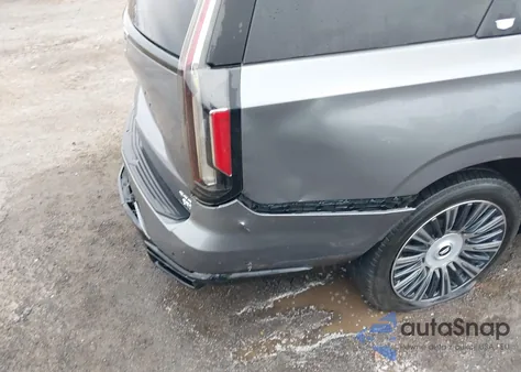 2021 Cadillac Escalade 4Wd Sport Platinum z USA, uszkodzony, nr VIN 1GYS4GKL0MR240173